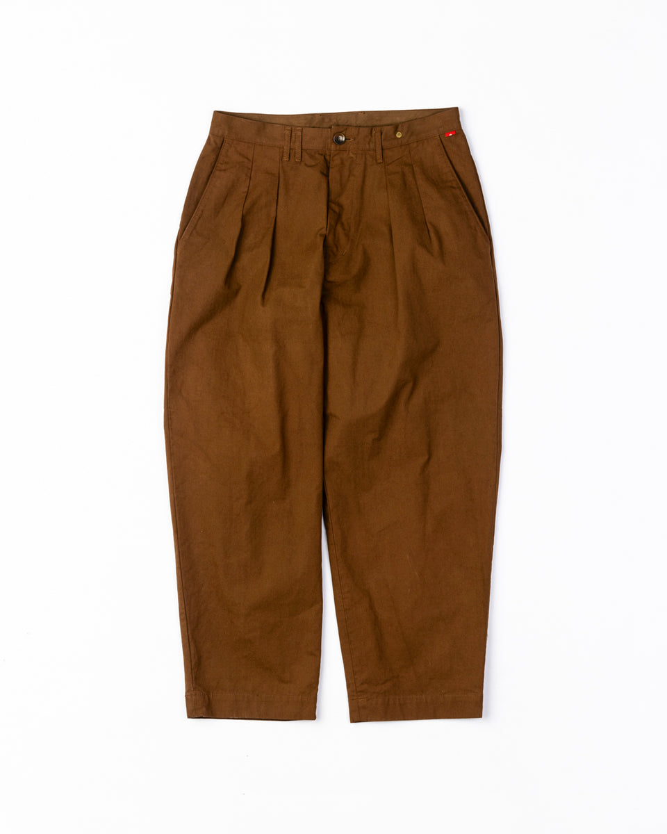 NM-TR04 STANDARD TUCK WIDE TROUSERS BROWN – ANACHRONORM