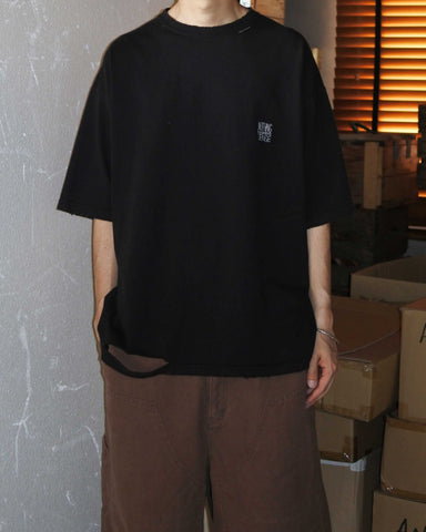 AN361 EMBROIDERY DAMAGED S/S T-S BLACK