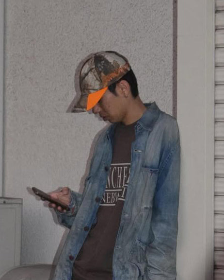 オリジナルリアルツリー生地のにオレンジ色の生地を切り替え配色にしたデザインキャップ