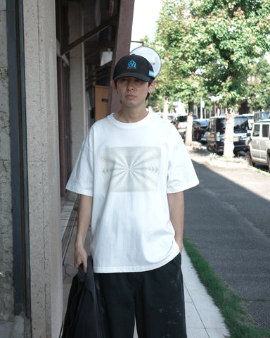 ANACHRONORM ソニックフォーム プリント 半袖Tシャツ ホワイト | 90年代 音楽カルチャー 音波 グラフィック コットン100%