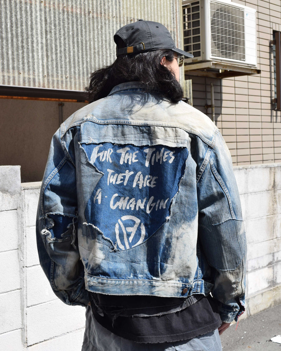 ハードなダメージとリメイクを施したデニムジャケット