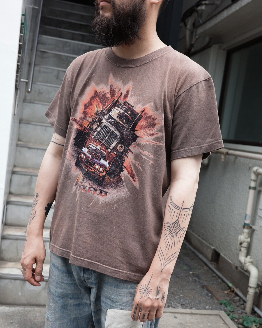 ANACHRONORM フレーム グラフィックTシャツ ダスティブラウン | 5.6oz天竺 アメリカンカルチャーモチーフ 特殊染色 変色加工 一点一点