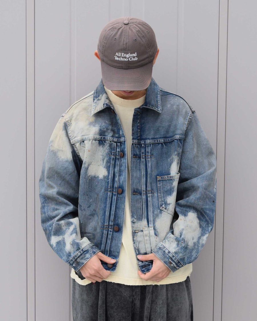 ハードなダメージとリメイクを施したデニムジャケット