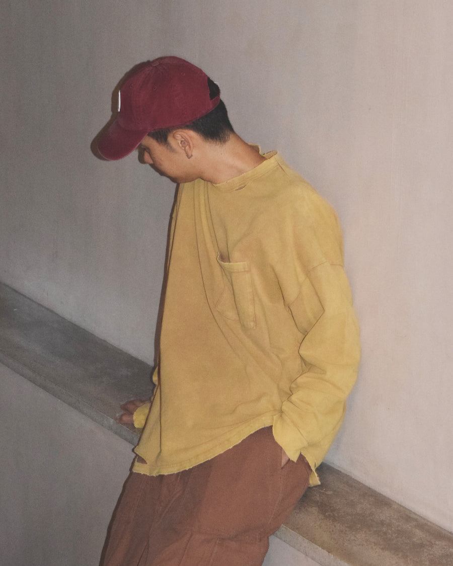 鹿の子生地を使用し硫化染サスティナブルブリーチ加工しダメージを加えたライトブラウン色のロングスリーブTシャツ