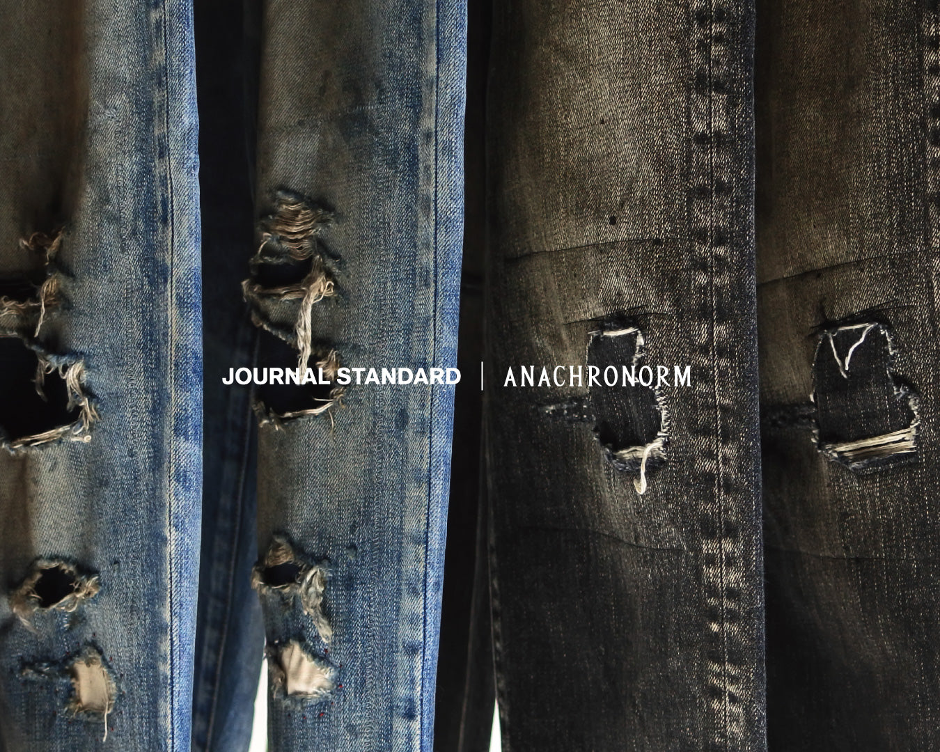 ANACHRONORMとJOURNAL STANDARDがタッグを組み、特別に製作した別注ブラックデニムパンツ。履き心地を考慮して腰回りにはゆとりを持たせ、裾にかけてはスッキリとしたテーパードシルエットに仕立てたANACHRONORMレギュラーの5Pパンツ。ANACHRONORM Regular 5P Pants, designed with comfort in mind, featuring a relaxed fit around the waist and a clean, tapered silhouette toward the hem.ANACHRONORM and JOURNAL STANDARD have teamed up to create these specially produced custom black denim pants. ANACHRONORMとJOURNAL STANDARDがタッグを組み、特別に製作した別注デニムパンツ。1985年にリリースされたLEVIS 550をベースにリファインしたワイドテーパードシルエット。A wide tapered silhouette refined from the 1985 release of the LEVIS 550.ANACHRONORM and JOURNAL STANDARD have teamed up to create these specially produced custom denim pants. 