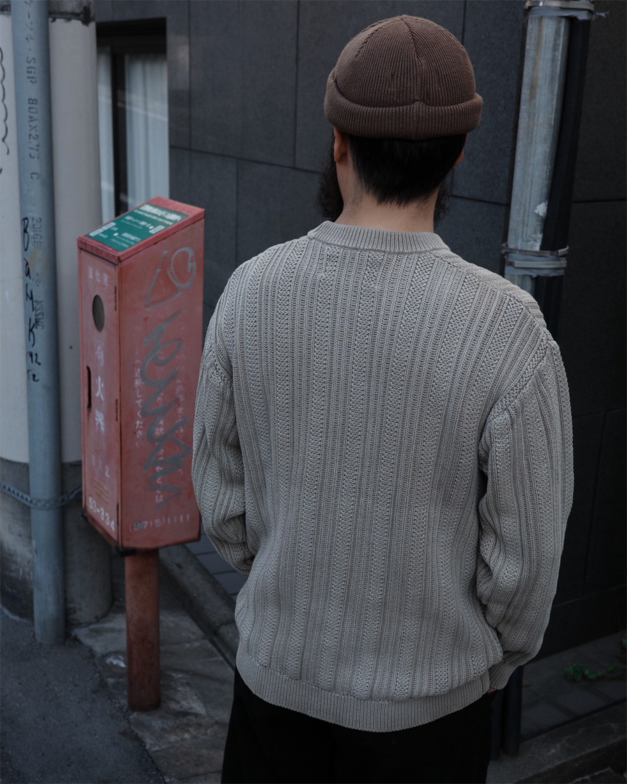 ANACHRONORM ダイド クルーニット ライトブラウン | 強撚コットンニット 2種編地 染色 退色加工 立体感 ホームクリーニング可