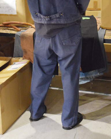 INDIGO×GRAY色に風合いよく仕上げたフロントヨークデニムパンツ