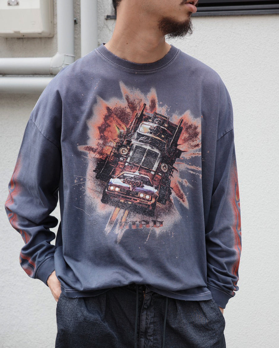 ANACHRONORM フレームスリーブ グラフィック ロングスリーブTシャツ ダスティネイビー | 5.6ozコーマ天竺 アメリカンカルチャーモチーフ 特殊染色 変色加工 一点一点