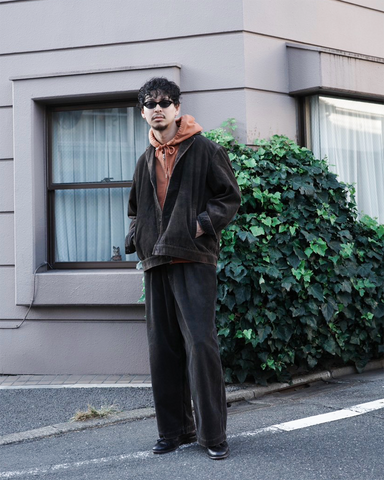 ANACHRONORM コーデュロイ タック ワイドパンツ ブラック | コーデュロイ フロントタック 陰影 素材再構築 一点一点 日本製