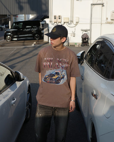 ANACHRONORM ダイド カスタムカー グラフィックTシャツ ダスティブラウン | 5.6oz天竺 アメリカンカルチャーモチーフ 特殊染色 変色加工 一点一点