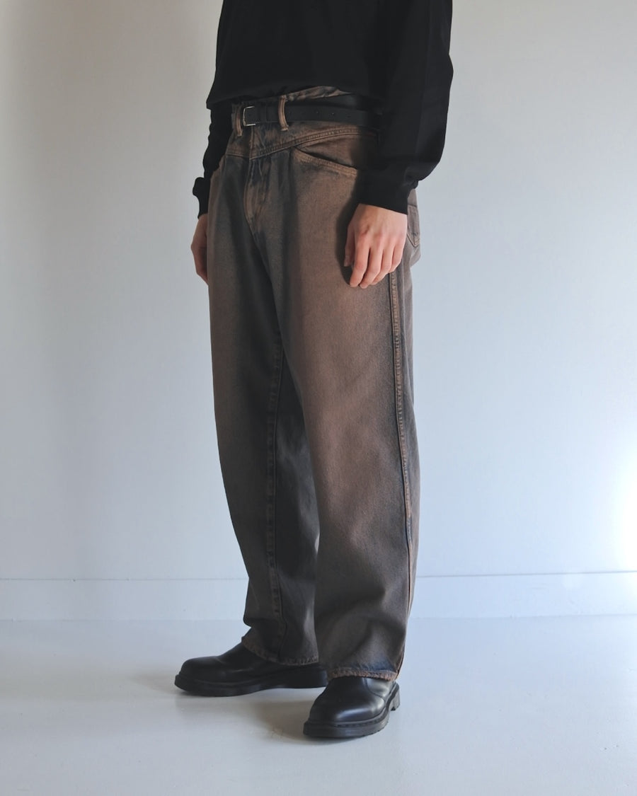 INDIGO×BROWN色に風合いよく仕上げたフロントヨークデニムパンツ