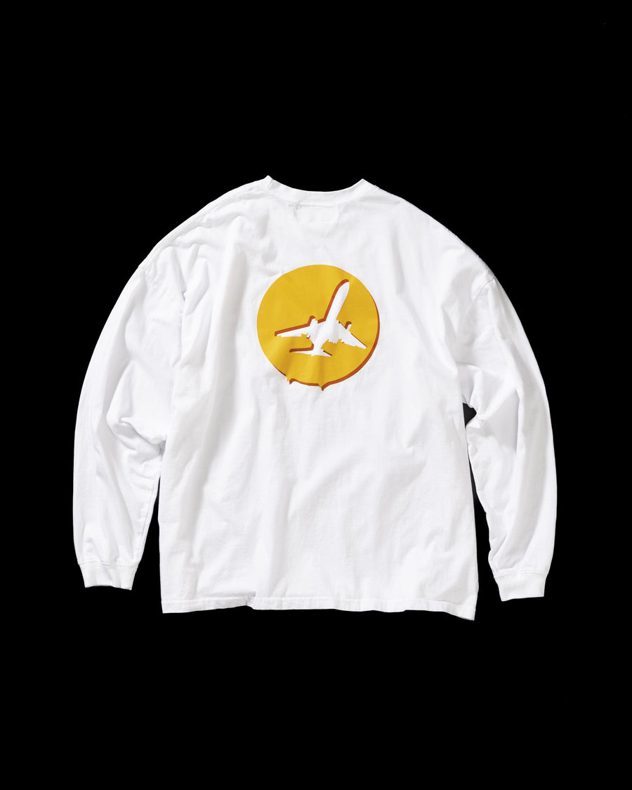 イギリス出身バンドをモチーフにした白色のロングスリーブTシャツ