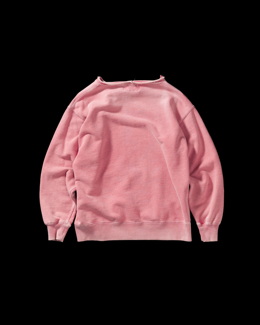 フードをカットオフした薄い赤色のスウェットパーカー。
染色と加工によって日焼けし褪せたようなリアルな表情を出しています。