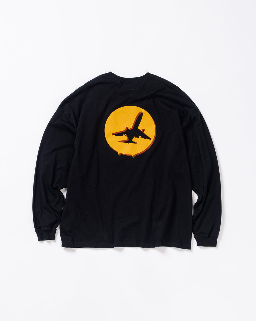 イギリス出身バンドをモチーフにした黒色のロングスリーブTシャツ