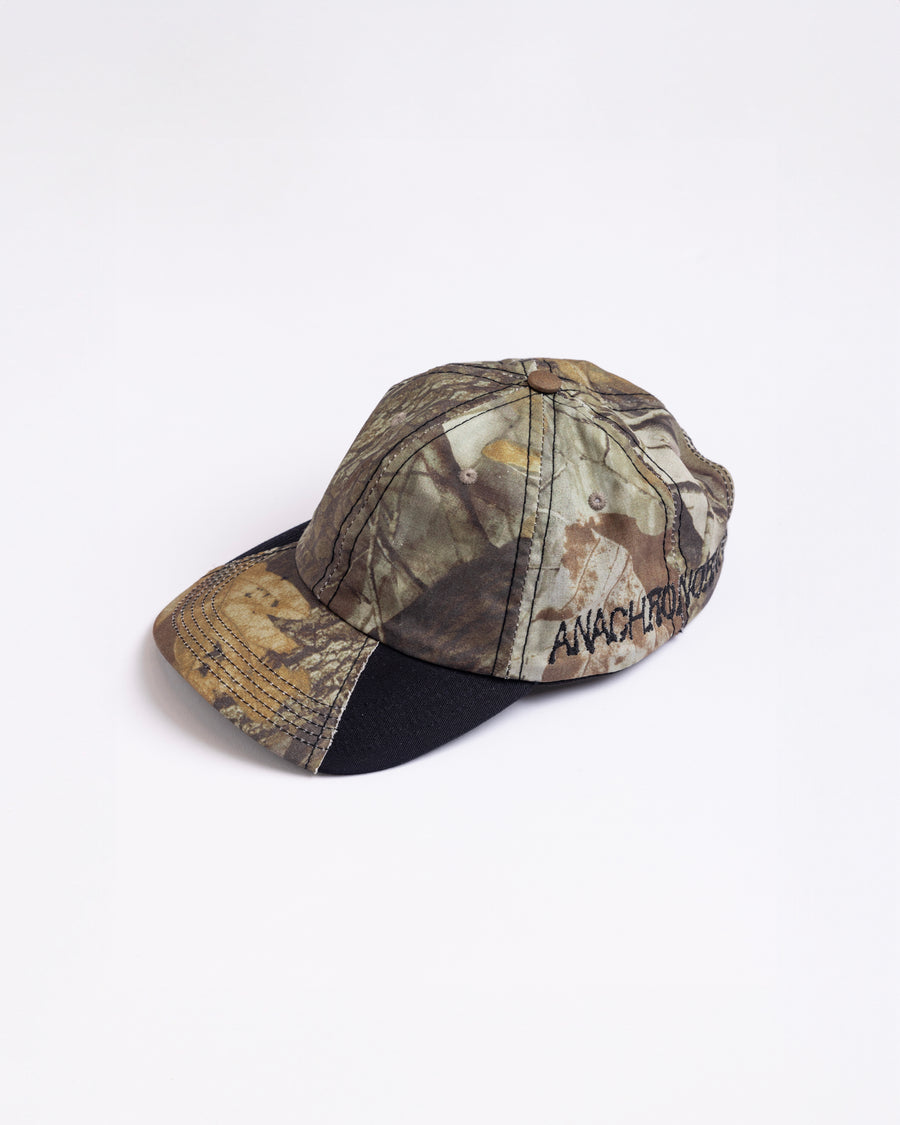 オリジナルリアルツリー生地のキャップに黒色の生地を切り替え配色にしたデザインキャップ