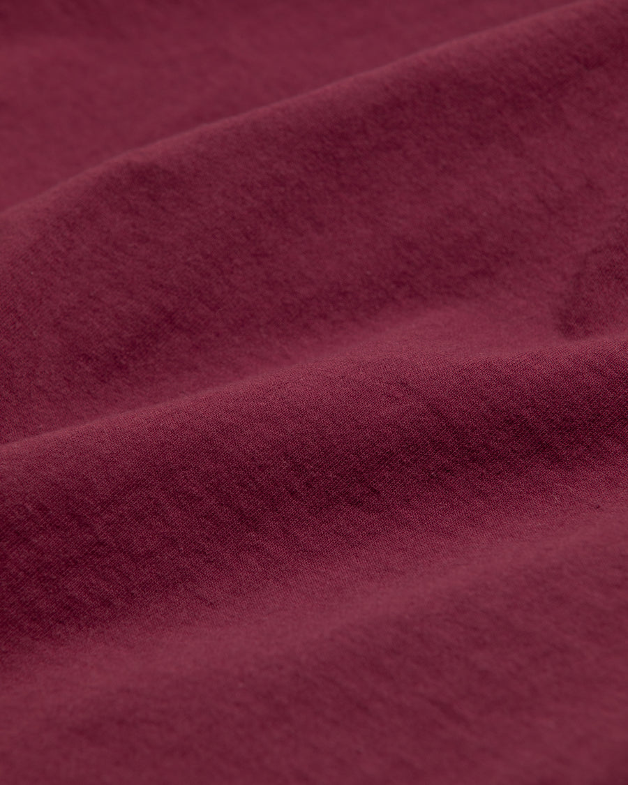 AN366 STICKER MOTIF PRINTED S/S T-S BURGUNDY