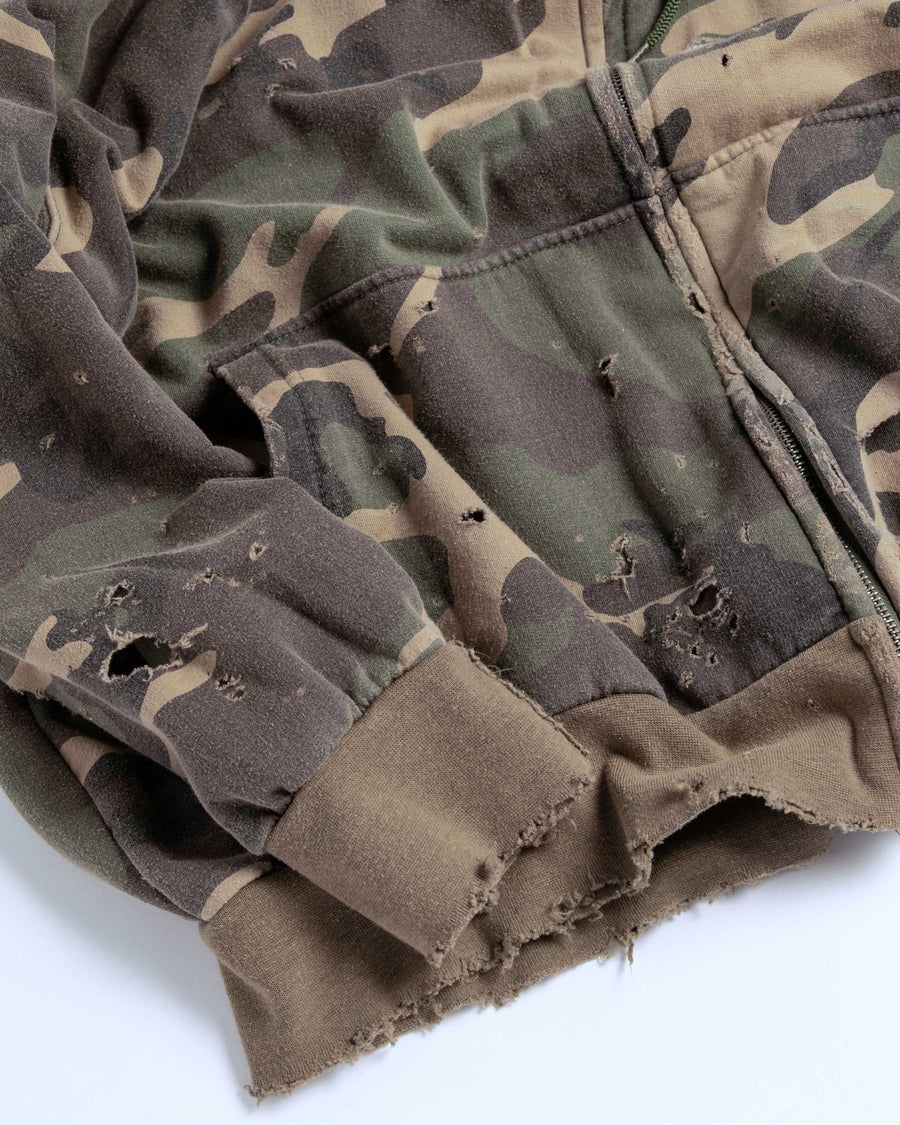 裏毛に保温性を兼ね備えたサーマル地を合わせた迷彩柄のフルジップパーカー