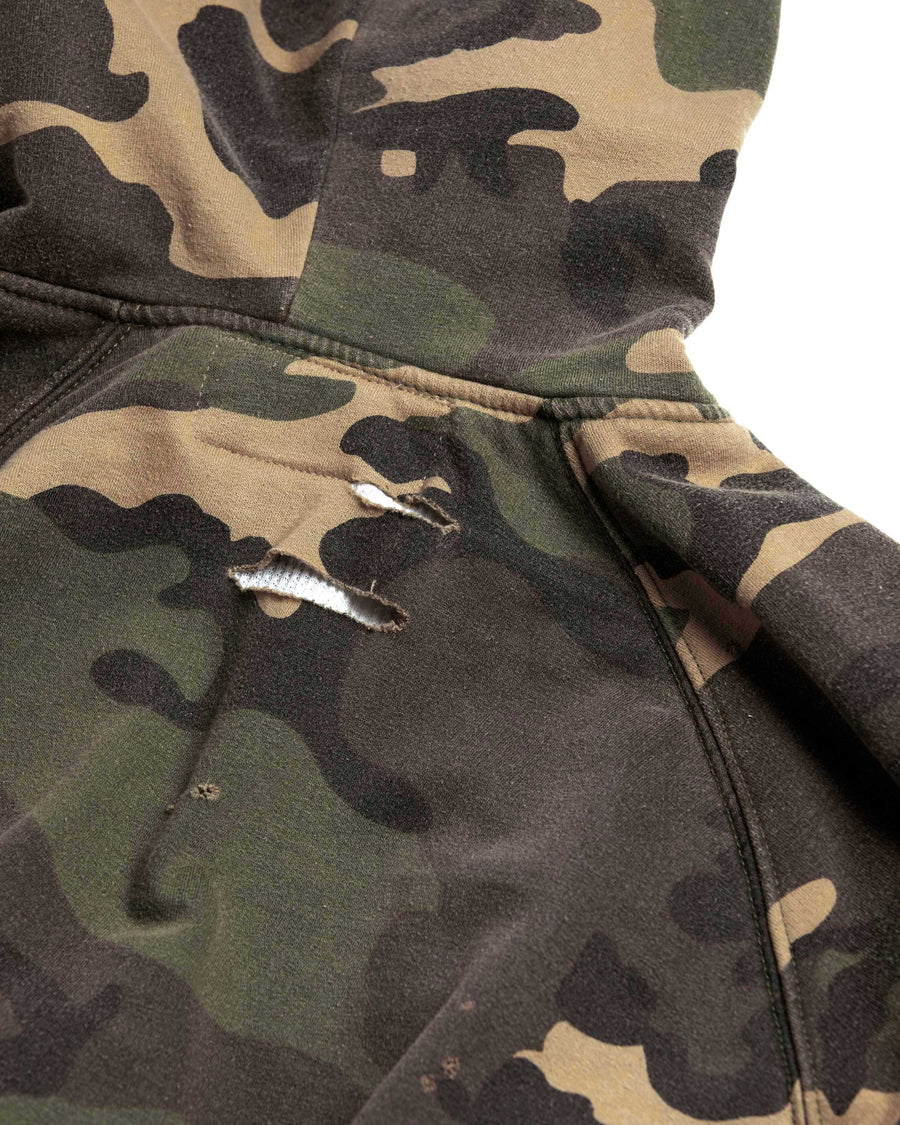 裏毛に保温性を兼ね備えたサーマル地を合わせた迷彩柄のフルジップパーカー