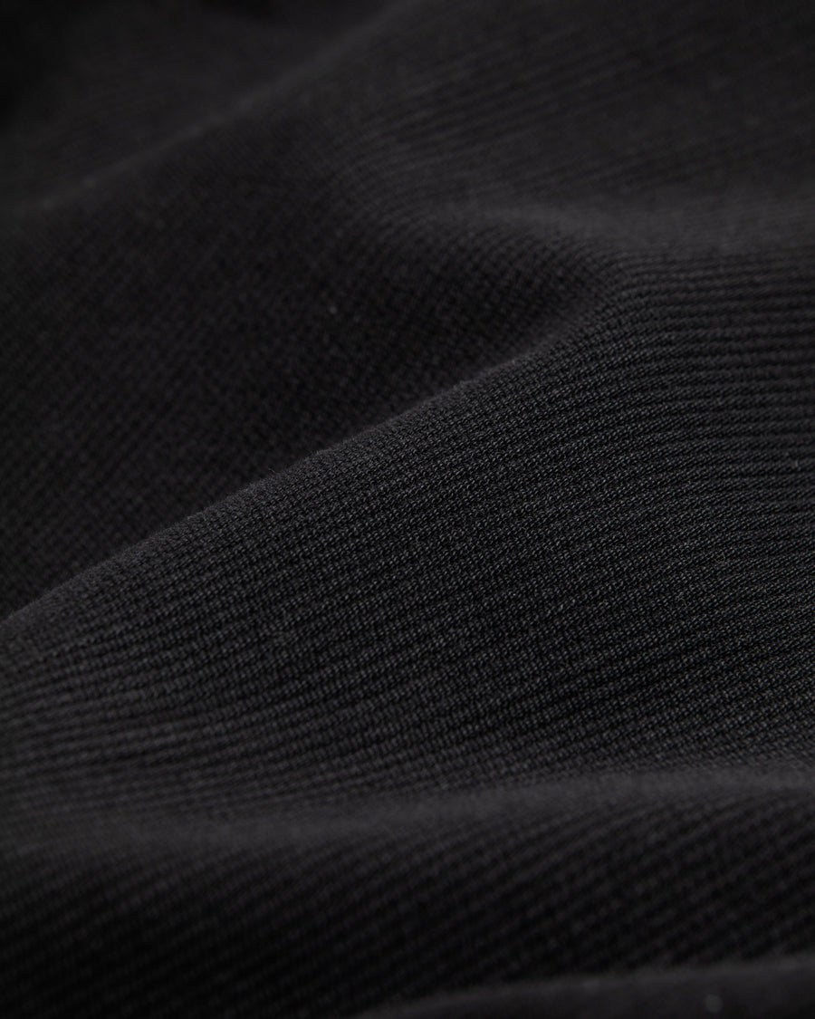 ヘビーピケワークジャケットは、上質で肉厚なピケ素材を使用し、無骨さときれいな落ち感を兼ね備えた一着です。13オンスの先染め硫化ピケは重厚感と柔らかさが特徴で、着用を重ねることで硫化染料ならではの味わい深い経年変化が生まれます。加工はワンウォッシュ仕上げです。
The Heavy Pique Work Jacket is made from premium, heavyweight pique fabric that blends rugged character with a clean, refined drape. The 13oz pre-dyed sulfide pique offers both substantial weight and softness, gradually developing a rich patina with wear. The jacket is finished with a one-wash treatment.