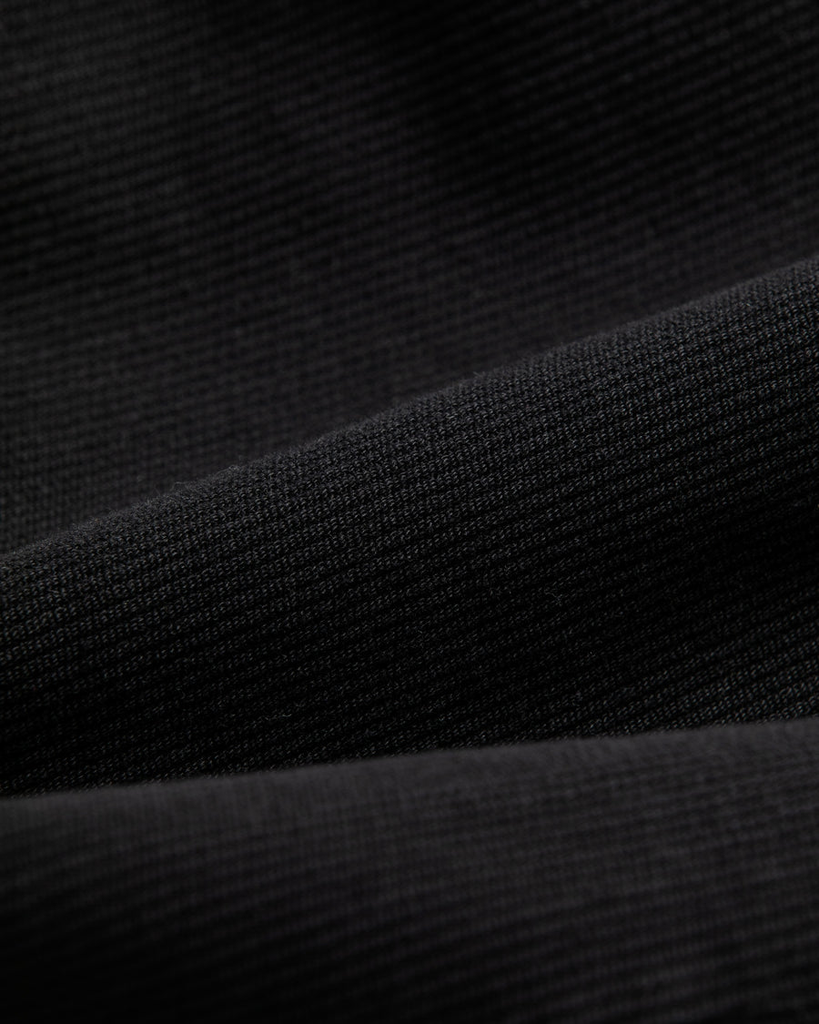 ヘビーピケワイドトラウザーズは、上質で肉厚なピケ素材を使用した、存在感のあるワイドシルエットの一本です。無骨さときれいな落ち感を併せ持ち、幅広いスタイルに馴染みます。生地は13オンスの先染め硫化ピケで、重厚感と柔らかさが特徴です。着用を重ねることで硫化染料特有の経年変化を楽しめ、仕上げにはワンウォッシュ加工を施しています。The Heavy Pique Wide Trousers are crafted from premium, heavyweight pique fabric, delivering a strong presence with a clean, relaxed drape. The 13oz pre-dyed sulfide pique provides both substantial weight and softness, developing a rich patina over time with repeated wear. The trousers are finished with a one-wash treatment for a natural, broken-in