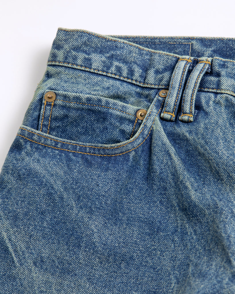 14ozハチマルデニムを採用し、5年履き続けた加工を施したインディゴワイドテーパードシルエットデニムパンツ