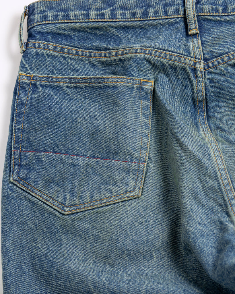 14ozハチマルデニムを採用し、5年履き続けた加工を施したインディゴワイドテーパードシルエットデニムパンツ