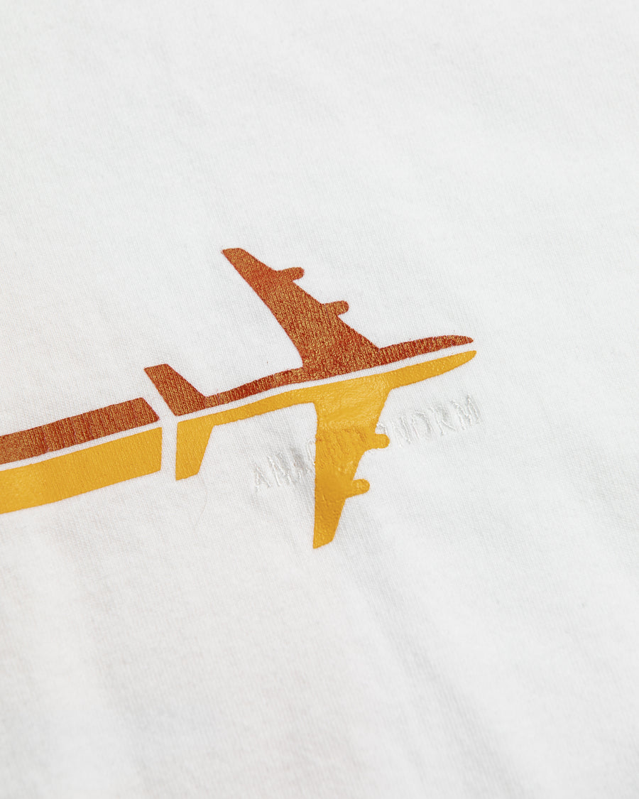 イギリス出身バンドをモチーフにした白色のロングスリーブTシャツ