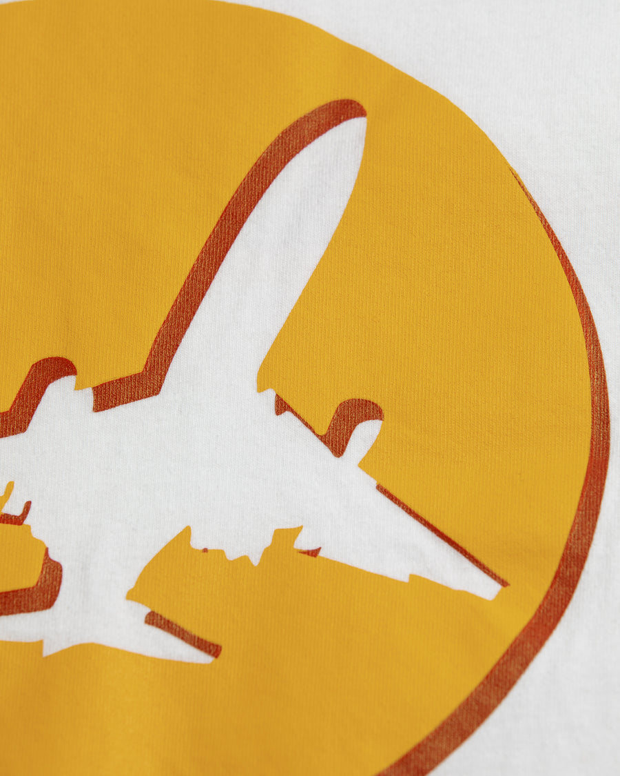 イギリス出身バンドをモチーフにした白色のロングスリーブTシャツ