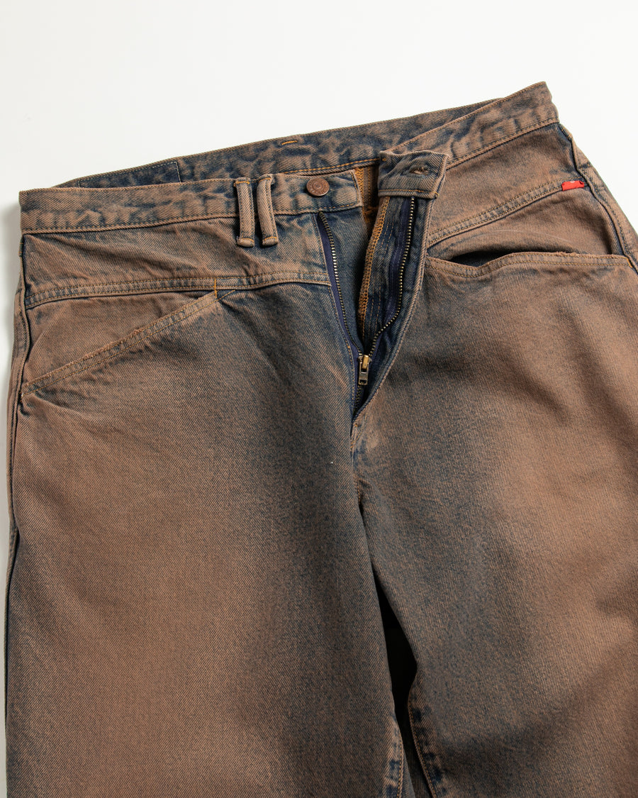 INDIGO×BROWN色に風合いよく仕上げたフロントヨークデニムパンツ