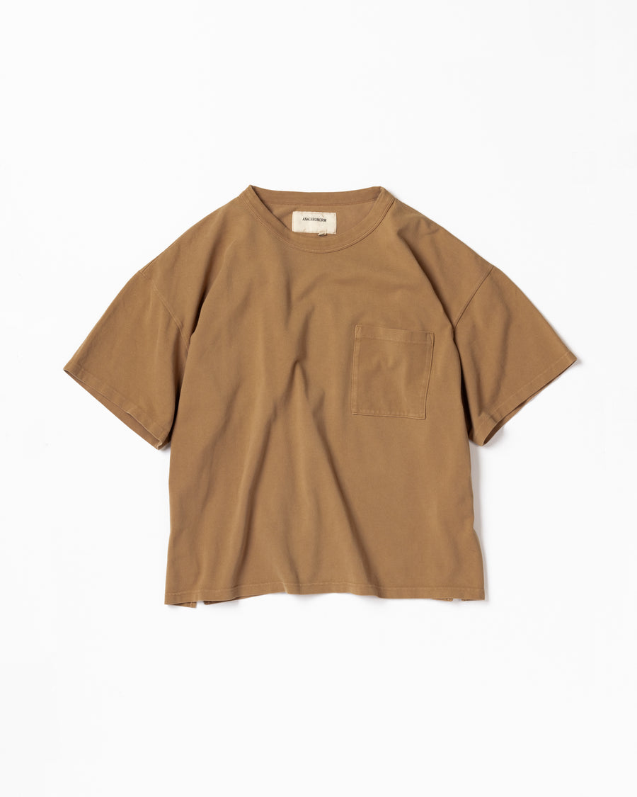 ANACHRONORM 鹿の子ポケット ショートスリーブTシャツ ライトブラウン | 40/2 カノコ 超長綿 インド産 硫化染め 製品染め 一点一点 日本製