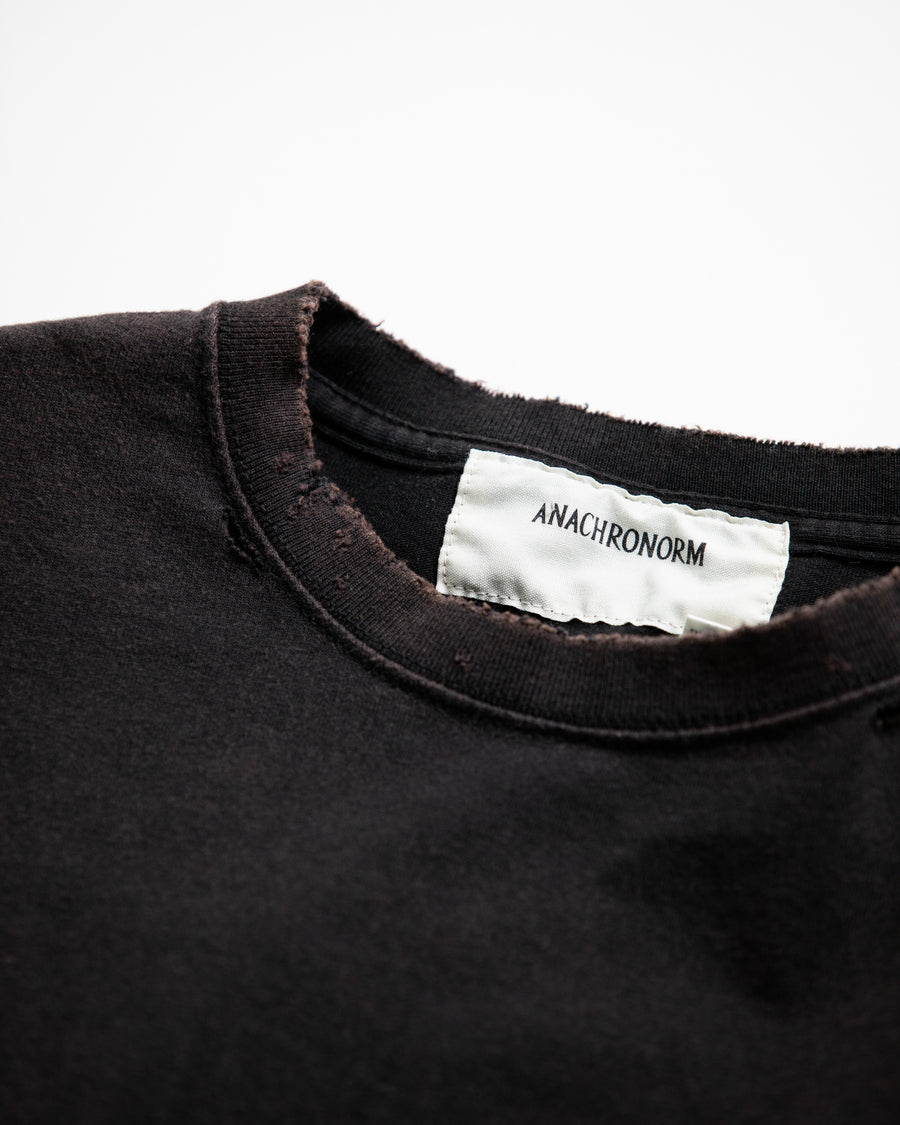 AN361 EMBROIDERY DAMAGED S/S T-S BLACK