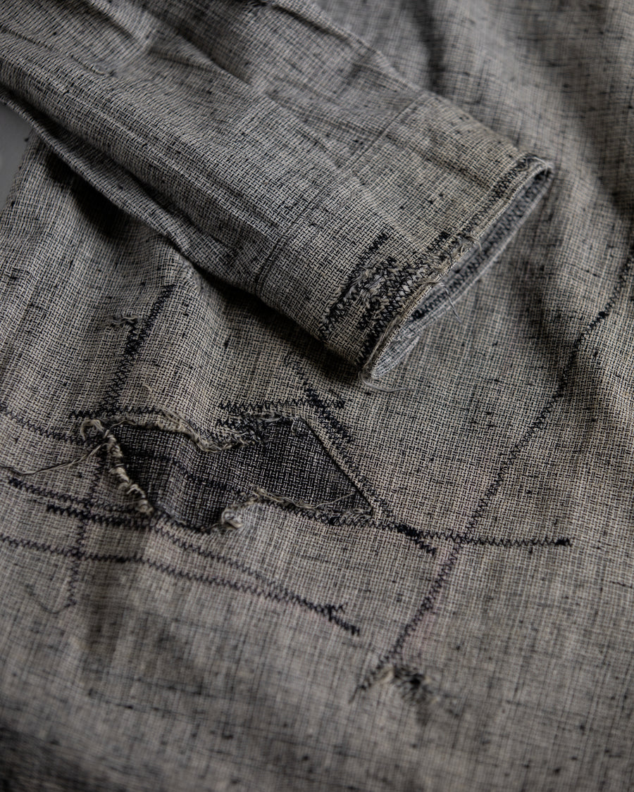 グレーのリネン生地を使用したリメイクワイドシャツ