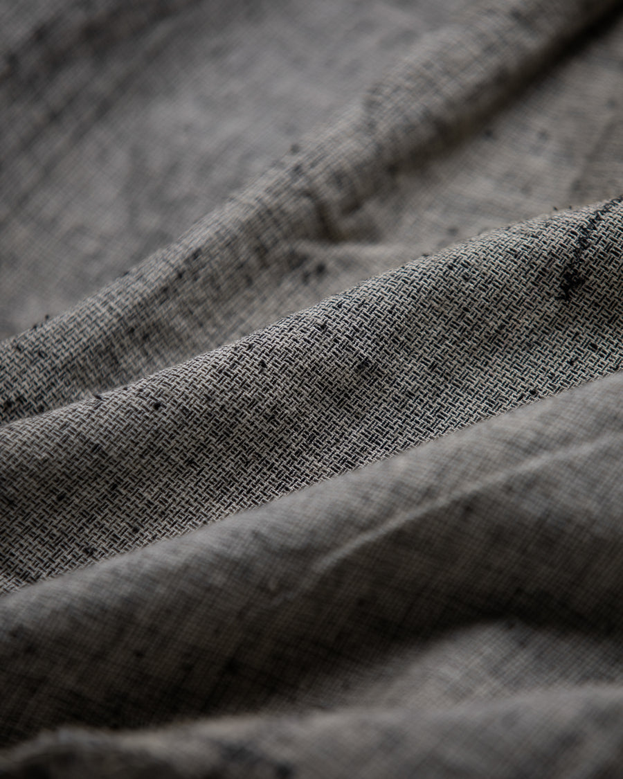 グレーのリネン生地を使用したリメイクワイドシャツ