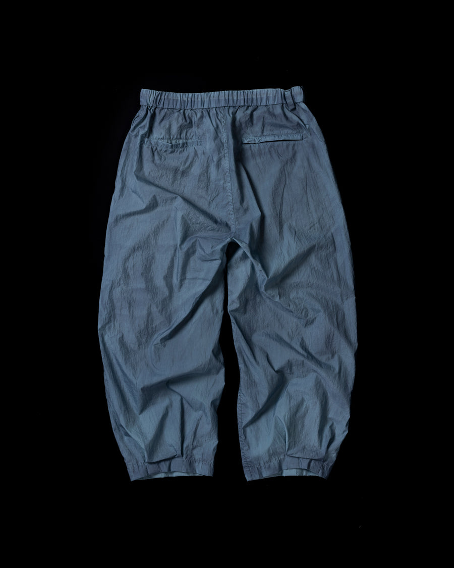 AN344 UTILITY NYLON TUCK EASY PANTS BLUE