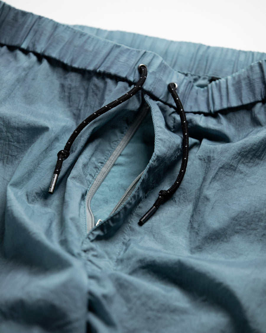 AN344 UTILITY NYLON TUCK EASY PANTS BLUE