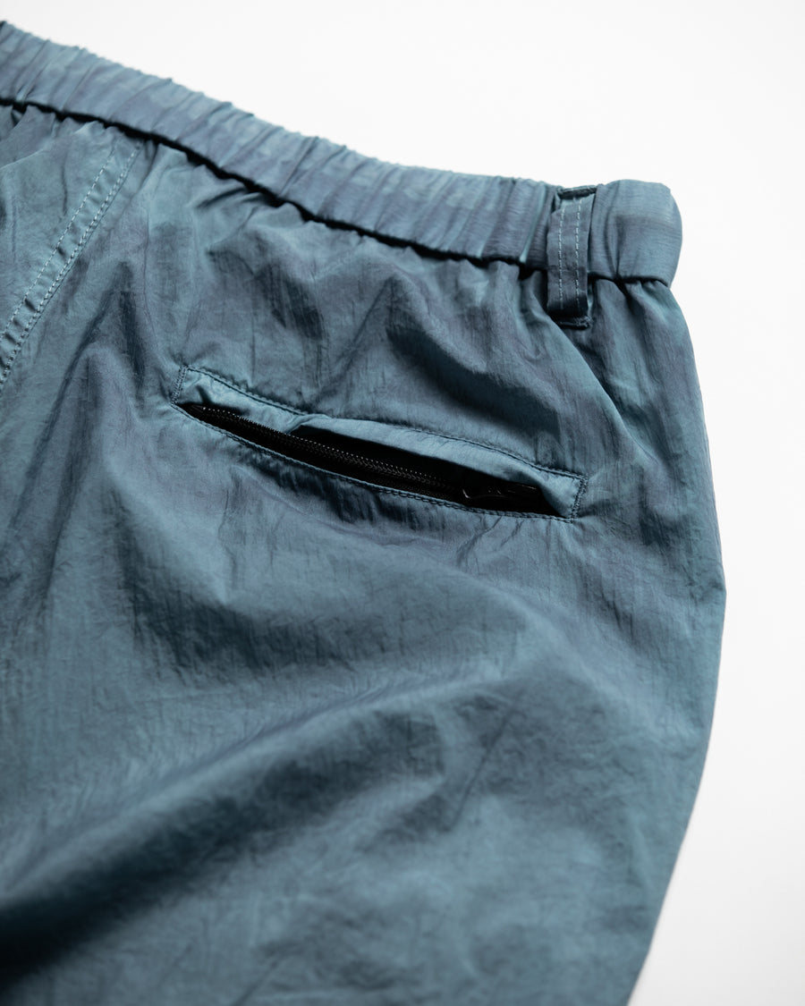 AN344 UTILITY NYLON TUCK EASY PANTS BLUE