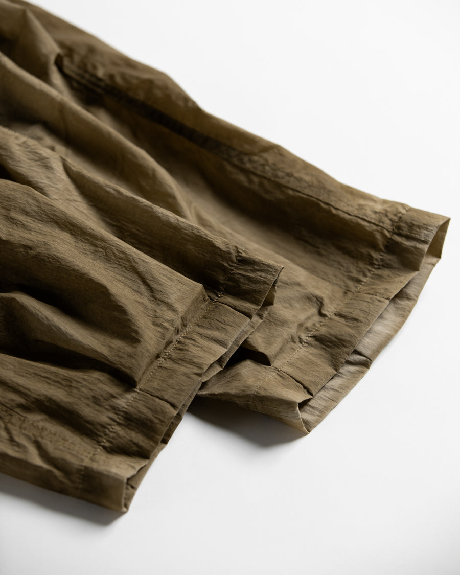 AN344 UTILITY NYLON TUCK EASY PANTS BEIGE