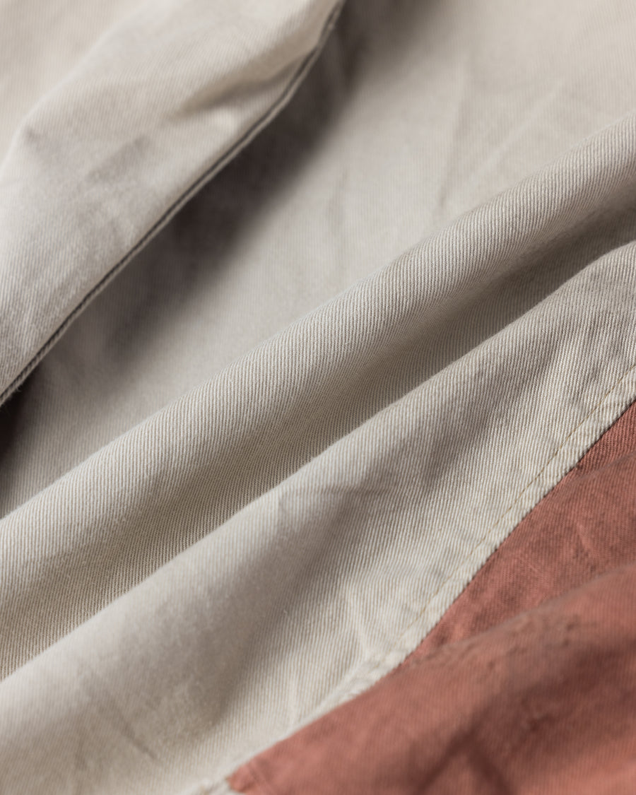 特殊脱色ダメージ加工によるインディゴのムラ感とエイジング表情 破れと補修を繰り返したようなリメイク詳細