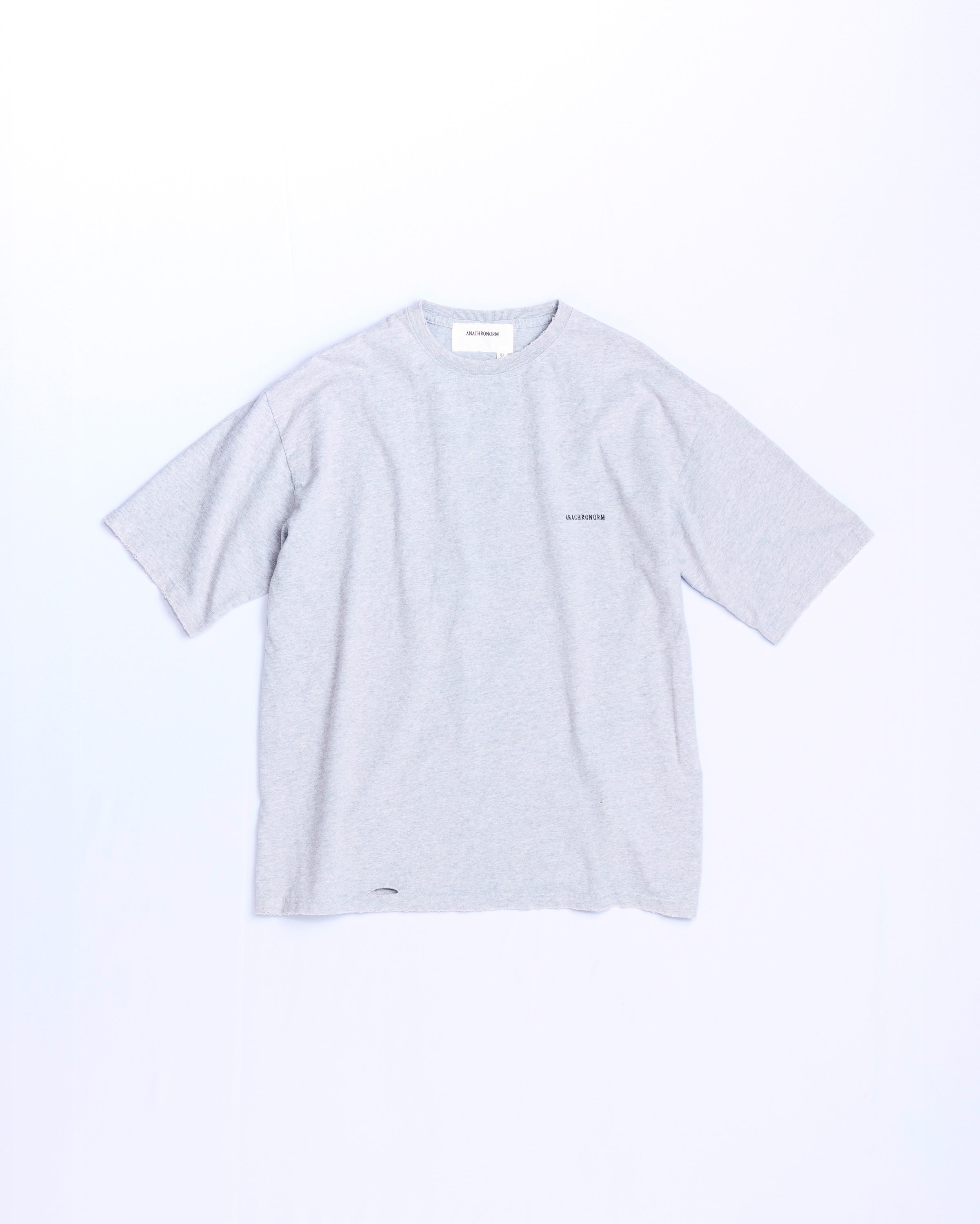 DAMAGED EMB S/S T-S MIX GRAY