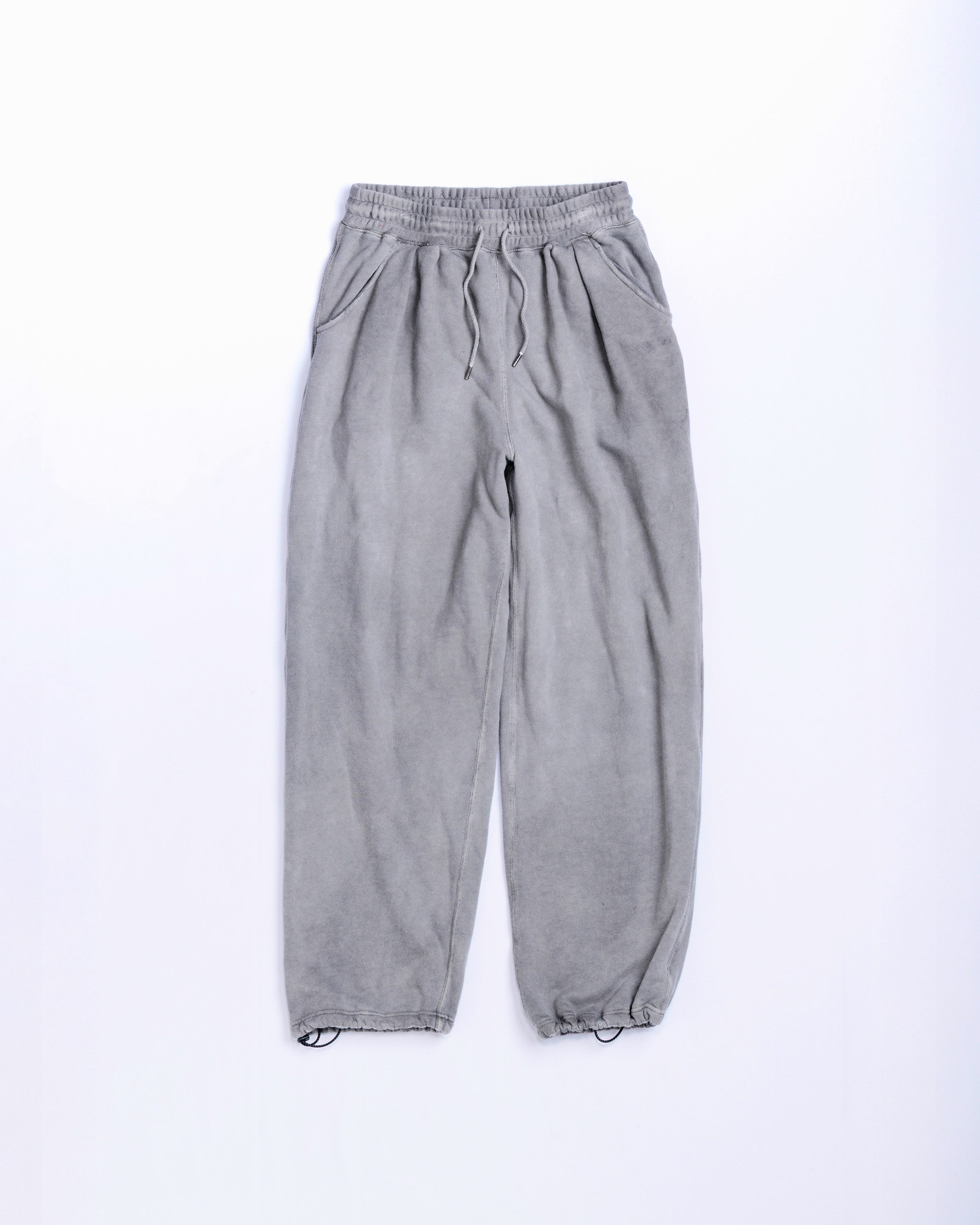 PIGMENT DYED TUCK WIDE SWEAT PANTS BEIGE GRAY