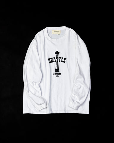 AN240 SPACE NEEDLE DAMAGED L/S T-S WHITE