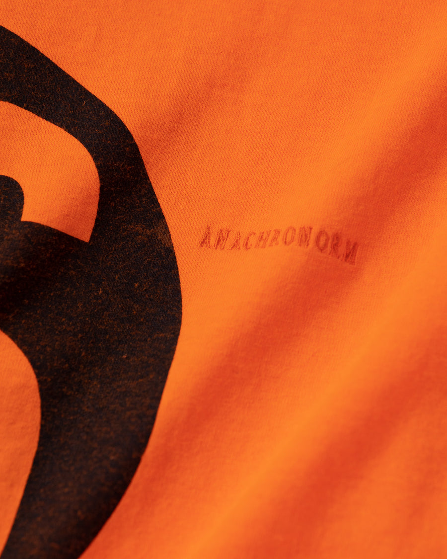 ANACHRONORM ナンバー"96" ロングスリーブTシャツ オレンジ | GILDAN 6.0oz オープンエンド糸 ワンウォッシュ 90sスケートブランド ロゴモチーフ