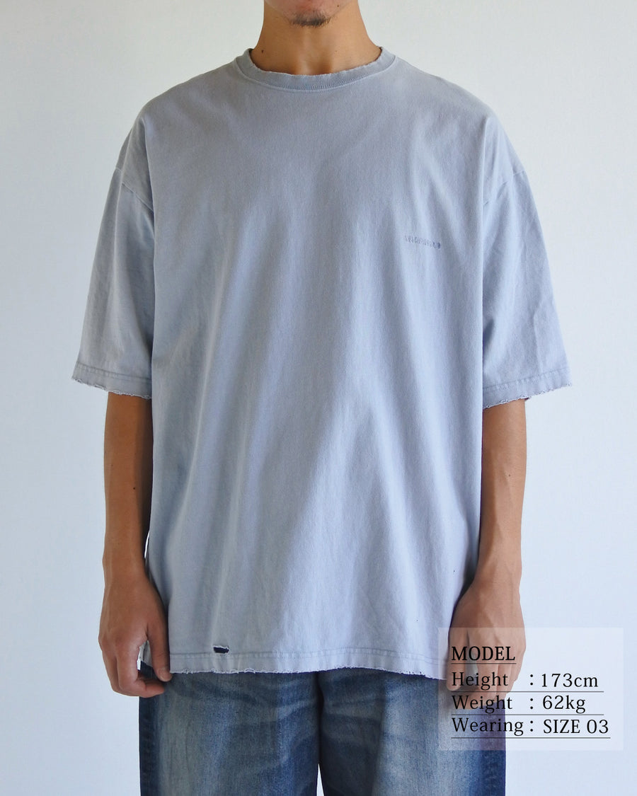 DAMAGED EMB S/S T-S SKY BLUE