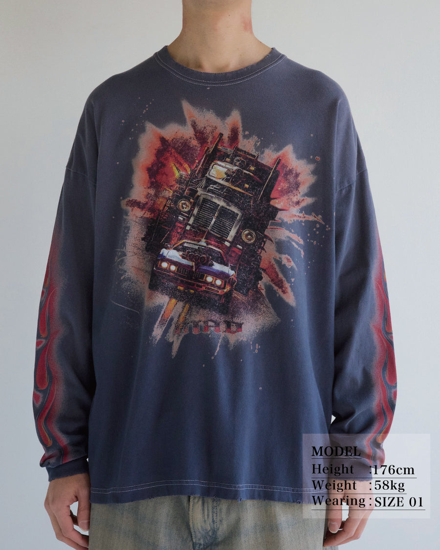 ANACHRONORM フレームスリーブ グラフィック ロングスリーブTシャツ ダスティネイビー | 5.6ozコーマ天竺 アメリカンカルチャーモチーフ 特殊染色 変色加工 一点一点