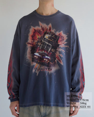 ANACHRONORM フレームスリーブ グラフィック ロングスリーブTシャツ ダスティネイビー | 5.6ozコーマ天竺 アメリカンカルチャーモチーフ 特殊染色 変色加工 一点一点