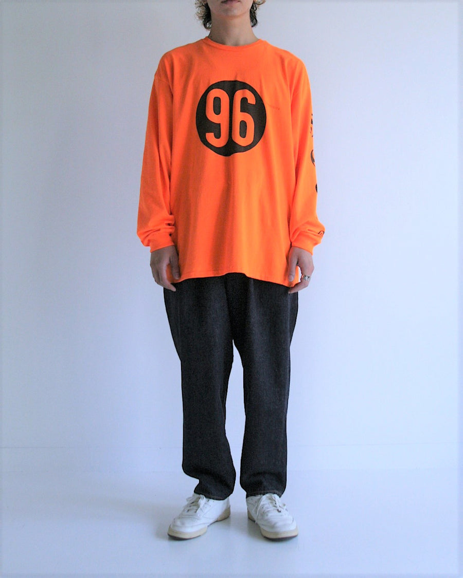ANACHRONORM ナンバー"96" ロングスリーブTシャツ オレンジ | GILDAN 6.0oz オープンエンド糸 ワンウォッシュ 90sスケートブランド ロゴモチーフ