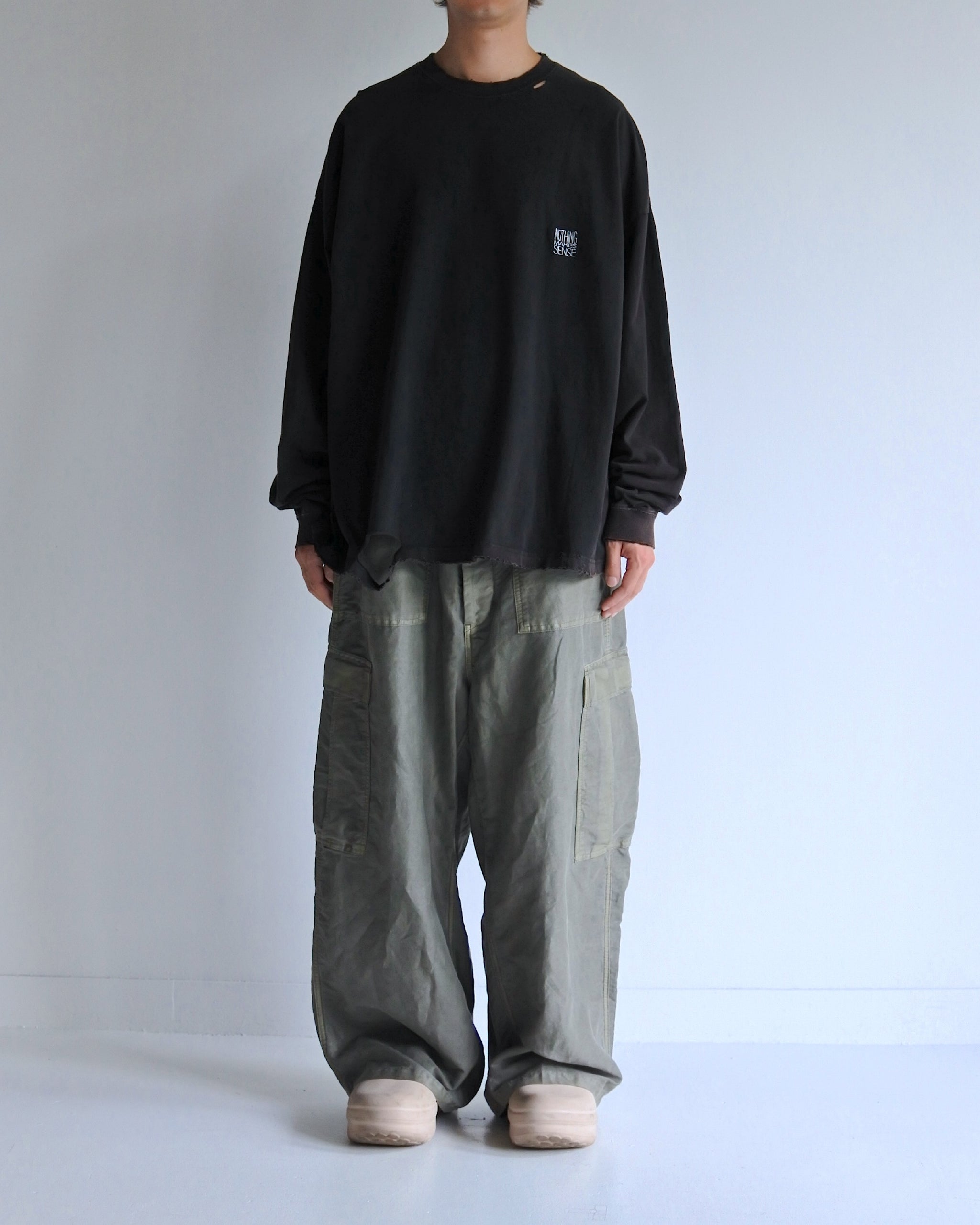 定率割引 往復 AN345 ANACHRONORM – BLACK T-S L/S DAMAGED EMBROIDERY トップス