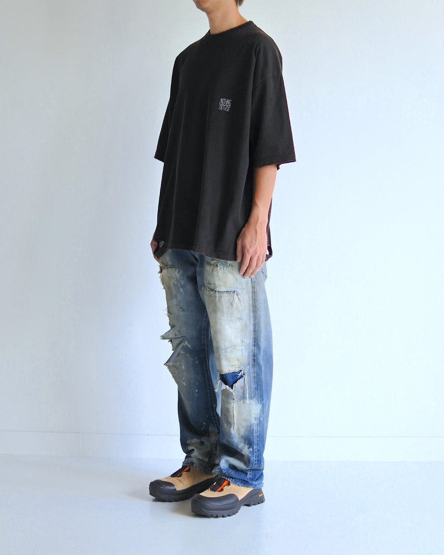 AN361 EMBROIDERY DAMAGED S/S T-S BLACK