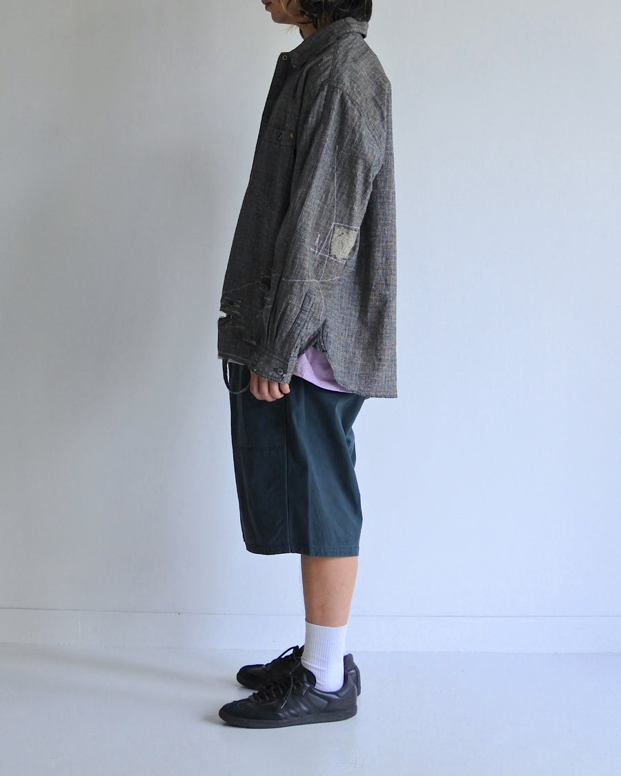 ブラックのリネン生地を使用したリメイクワイドシャツ