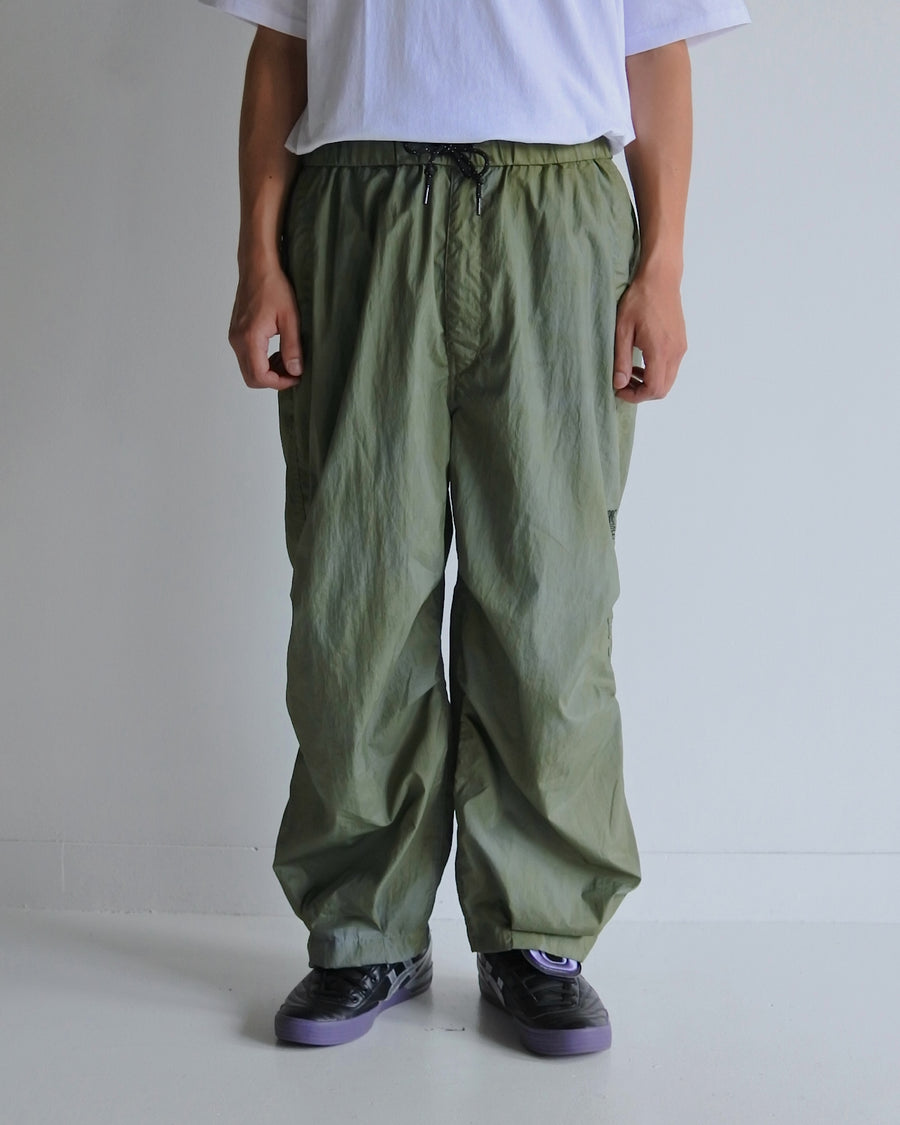 AN344 UTILITY NYLON TUCK EASY PANTS GREEN